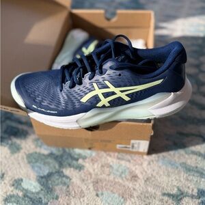 NEW ASICS Gel Challenger Tennis Shoes - size 10